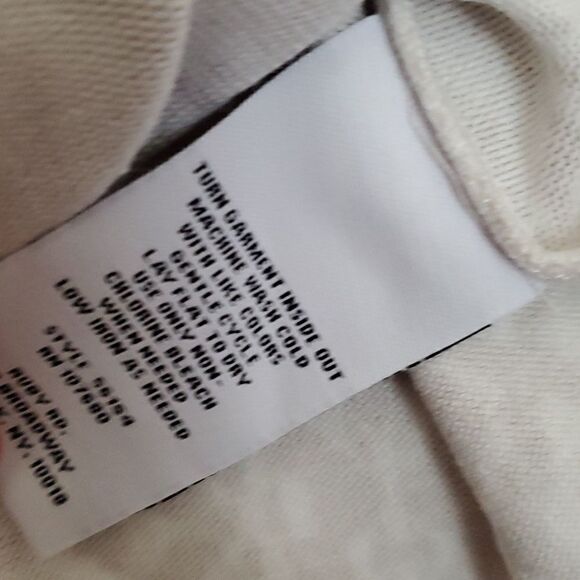 NWTÂ Ruby Rd. Women's Embelished Winter Luxe Printed Top Size Medium - Picture 5 of 12